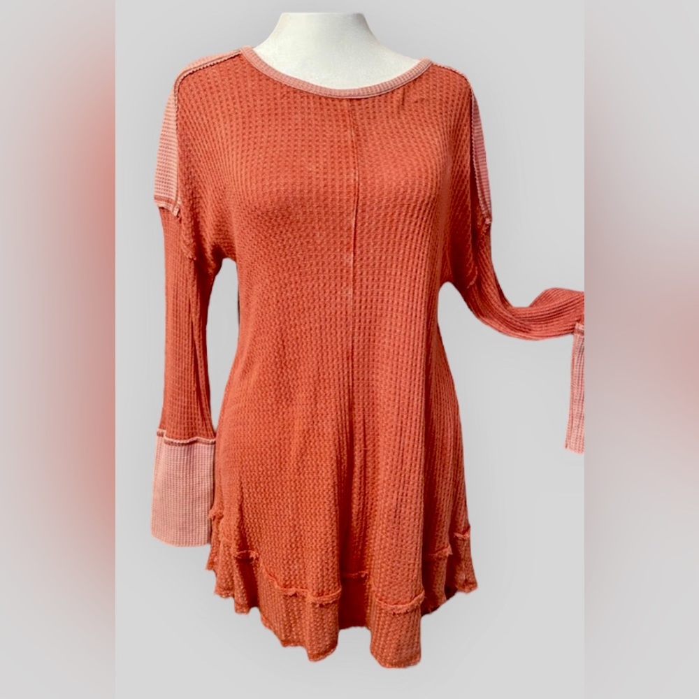 Paper Crane Waffle Red long sleeve top; size Medium; red; EUC
